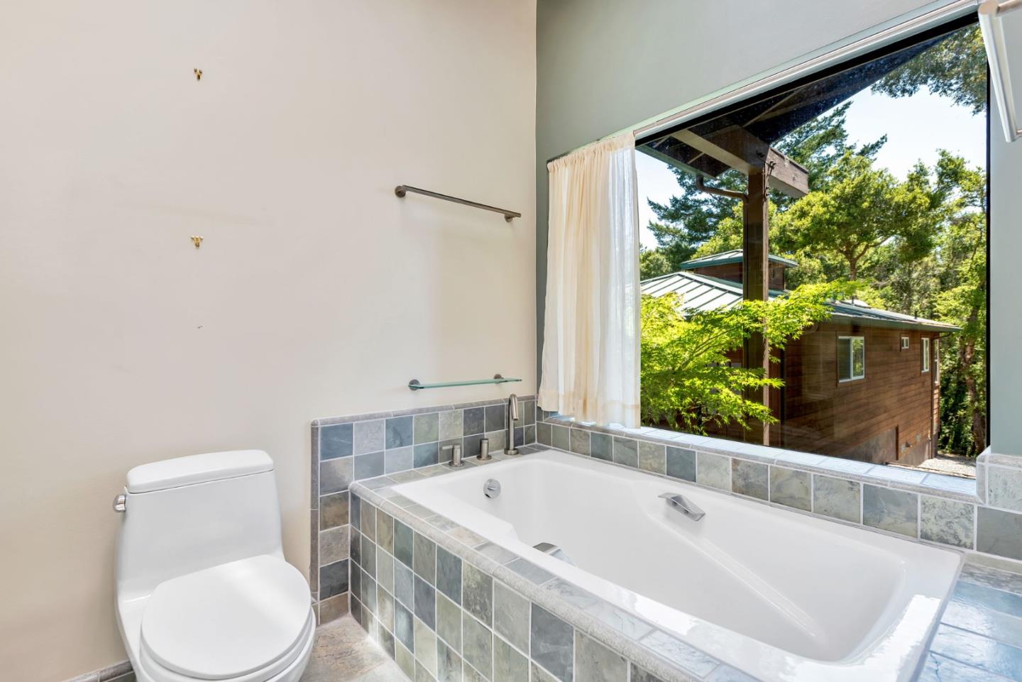 Detail Gallery Image 35 of 107 For 950 Oak Ridge Rd, Los Gatos,  CA 95033 - 3 Beds | 2/1 Baths