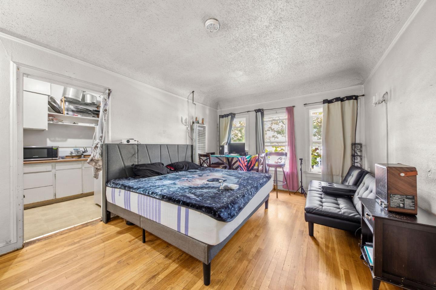 Detail Gallery Image 10 of 16 For 994 the Alameda, San Jose,  CA 95126 - – Beds | – Baths