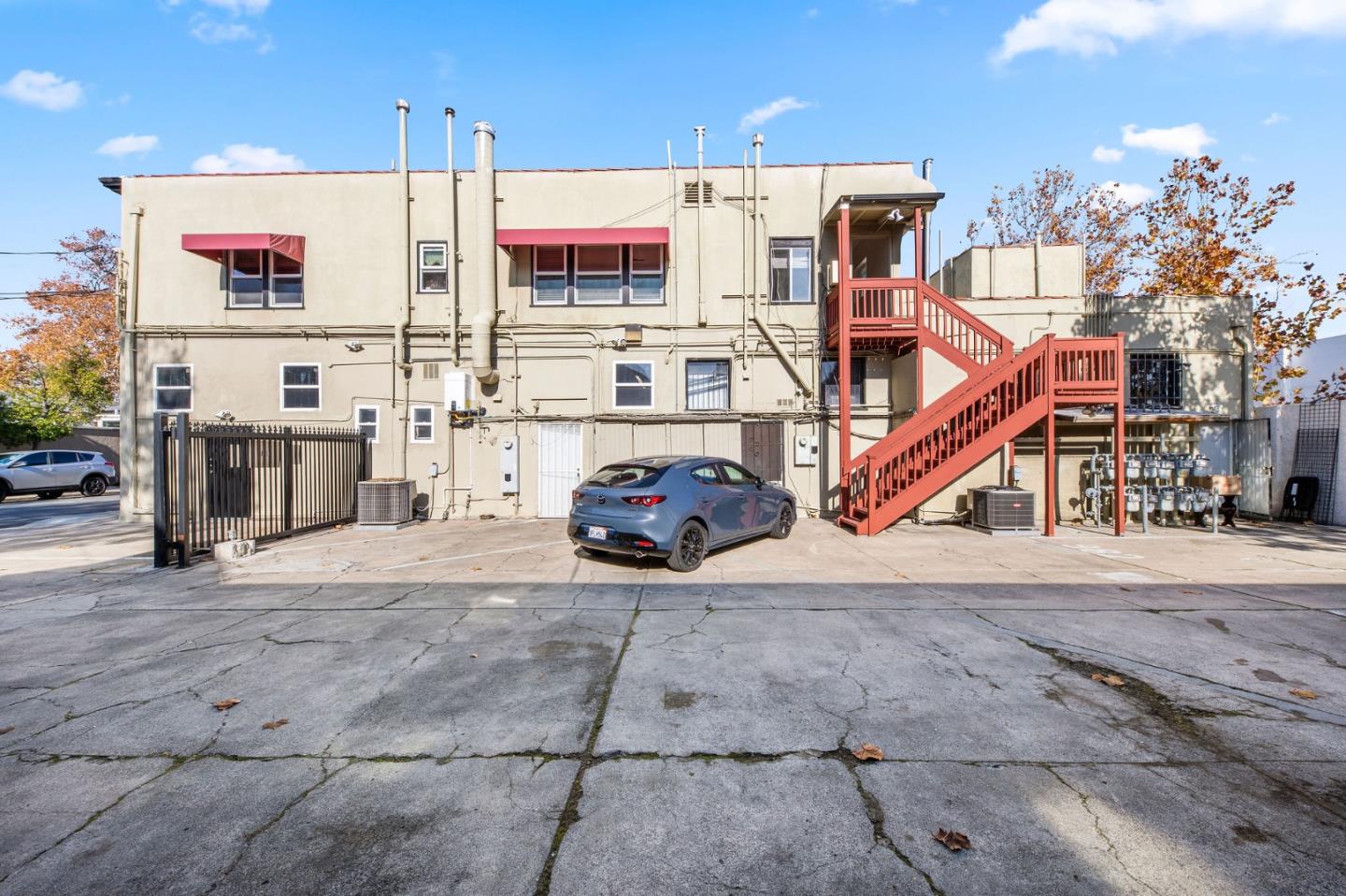 Detail Gallery Image 4 of 16 For 994 the Alameda, San Jose,  CA 95126 - – Beds | – Baths