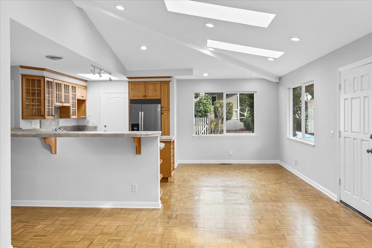 Detail Gallery Image 10 of 34 For 860 Sunset Dr, Pacific Grove,  CA 93950 - 3 Beds | 2 Baths