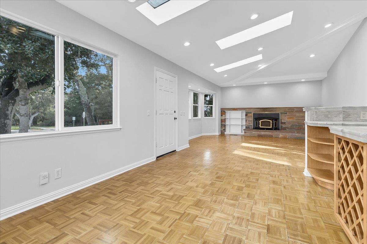 Detail Gallery Image 15 of 34 For 860 Sunset Dr, Pacific Grove,  CA 93950 - 3 Beds | 2 Baths