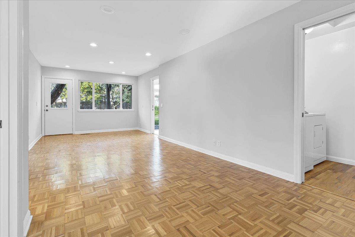 Detail Gallery Image 16 of 34 For 860 Sunset Dr, Pacific Grove,  CA 93950 - 3 Beds | 2 Baths