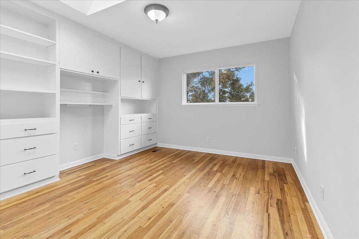 Detail Gallery Image 27 of 34 For 860 Sunset Dr, Pacific Grove,  CA 93950 - 3 Beds | 2 Baths