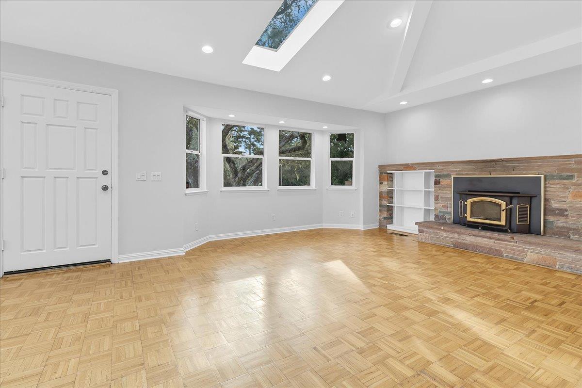 Detail Gallery Image 6 of 34 For 860 Sunset Dr, Pacific Grove,  CA 93950 - 3 Beds | 2 Baths