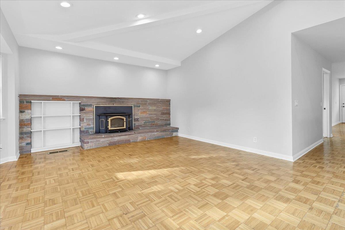 Detail Gallery Image 8 of 34 For 860 Sunset Dr, Pacific Grove,  CA 93950 - 3 Beds | 2 Baths