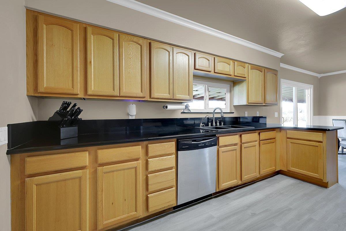 Detail Gallery Image 7 of 47 For 7307 N Roberta Way, Marysville,  CA 95901 - 3 Beds | 2 Baths