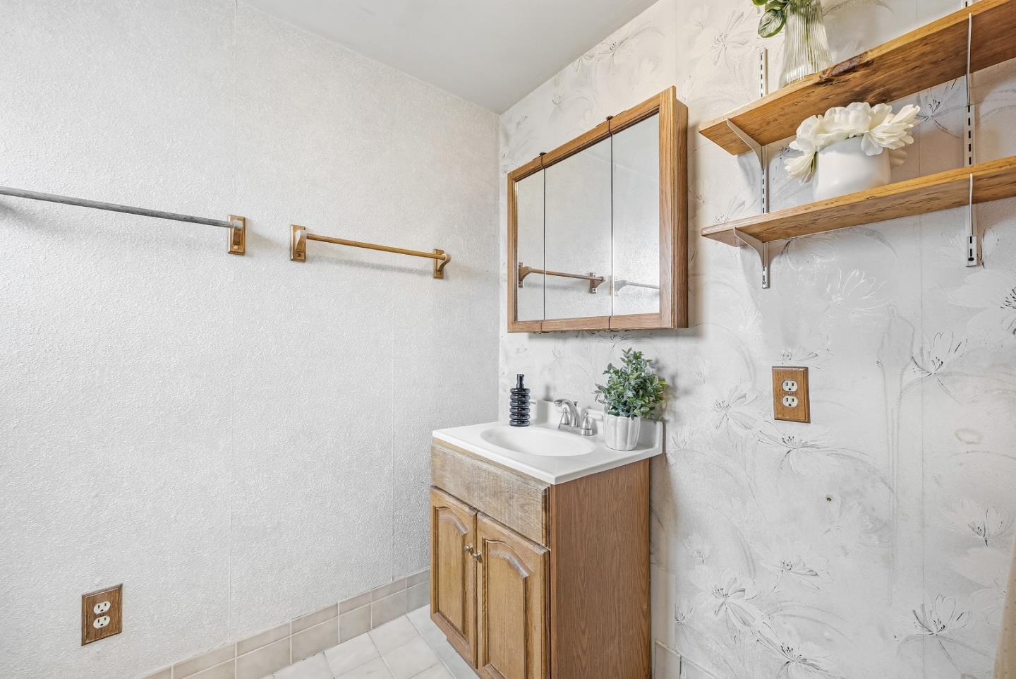 Detail Gallery Image 20 of 25 For 1110 Breezewood Ct, Sunnyvale,  CA 94089 - 3 Beds | 2 Baths