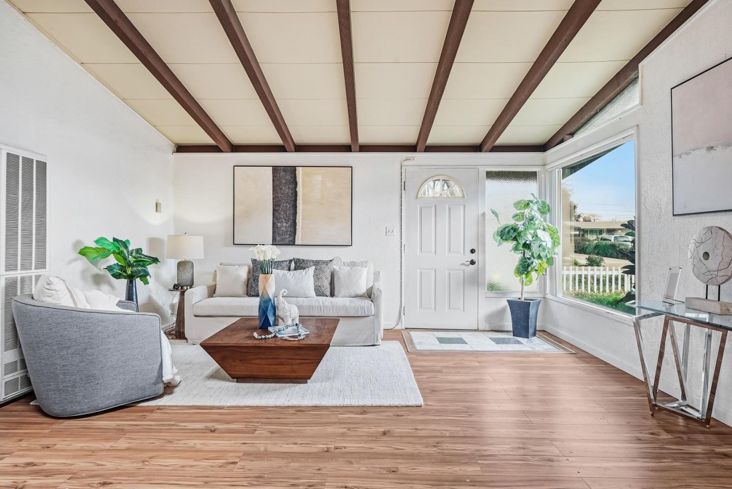 Detail Gallery Image 4 of 25 For 1110 Breezewood Ct, Sunnyvale,  CA 94089 - 3 Beds | 2 Baths