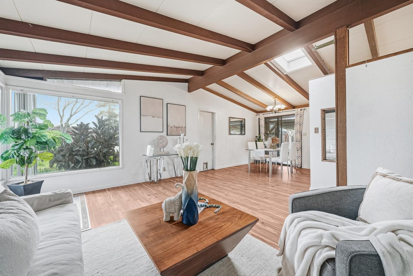 Detail Gallery Image 6 of 25 For 1110 Breezewood Ct, Sunnyvale,  CA 94089 - 3 Beds | 2 Baths