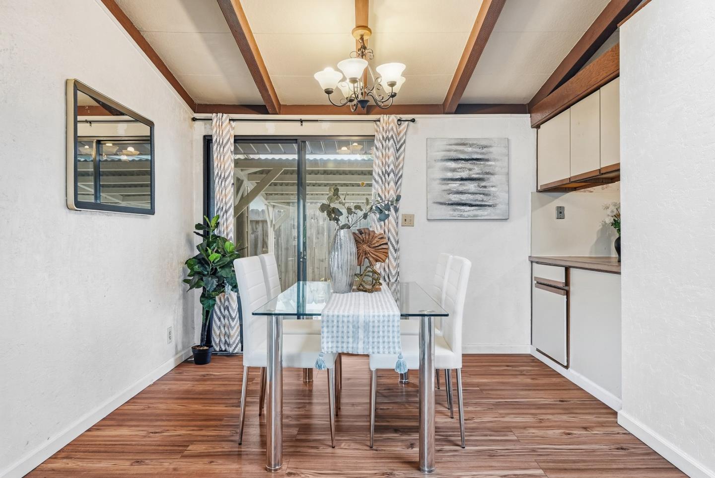 Detail Gallery Image 7 of 25 For 1110 Breezewood Ct, Sunnyvale,  CA 94089 - 3 Beds | 2 Baths