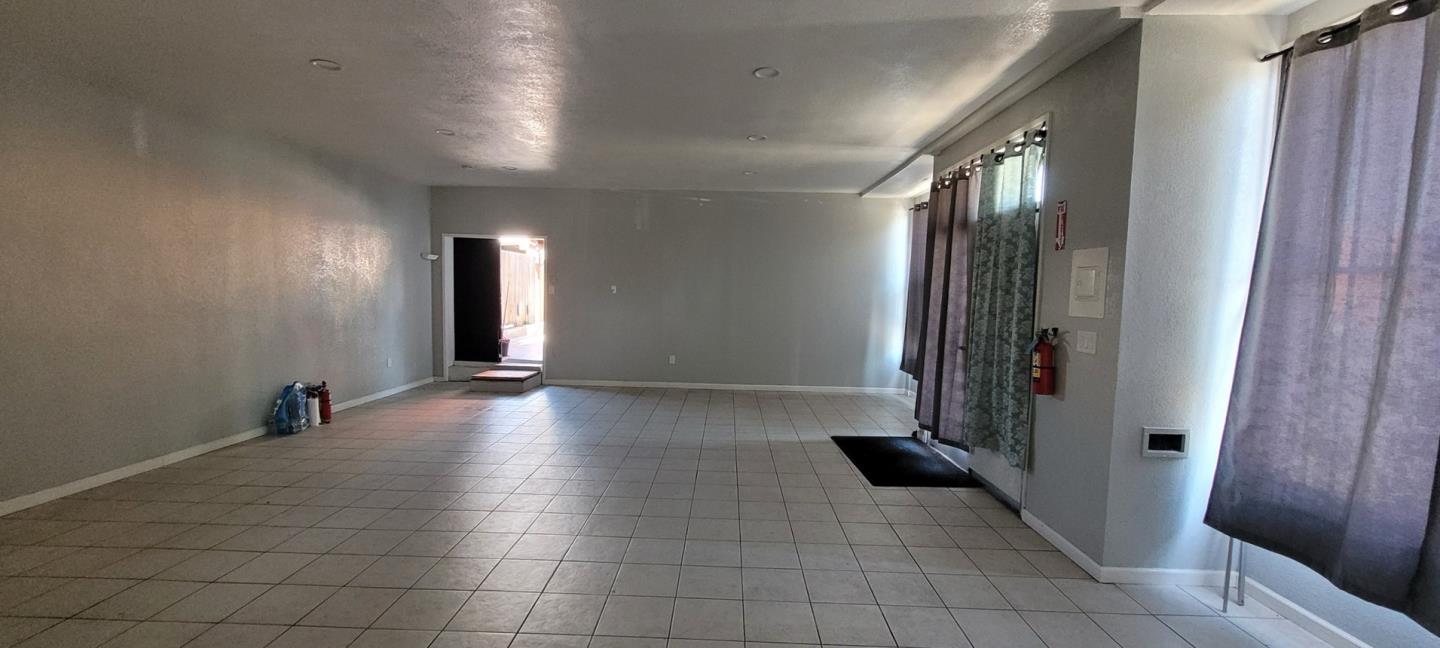 Detail Gallery Image 2 of 10 For 65 Keyes St, San Jose,  CA 95112 - – Beds | – Baths