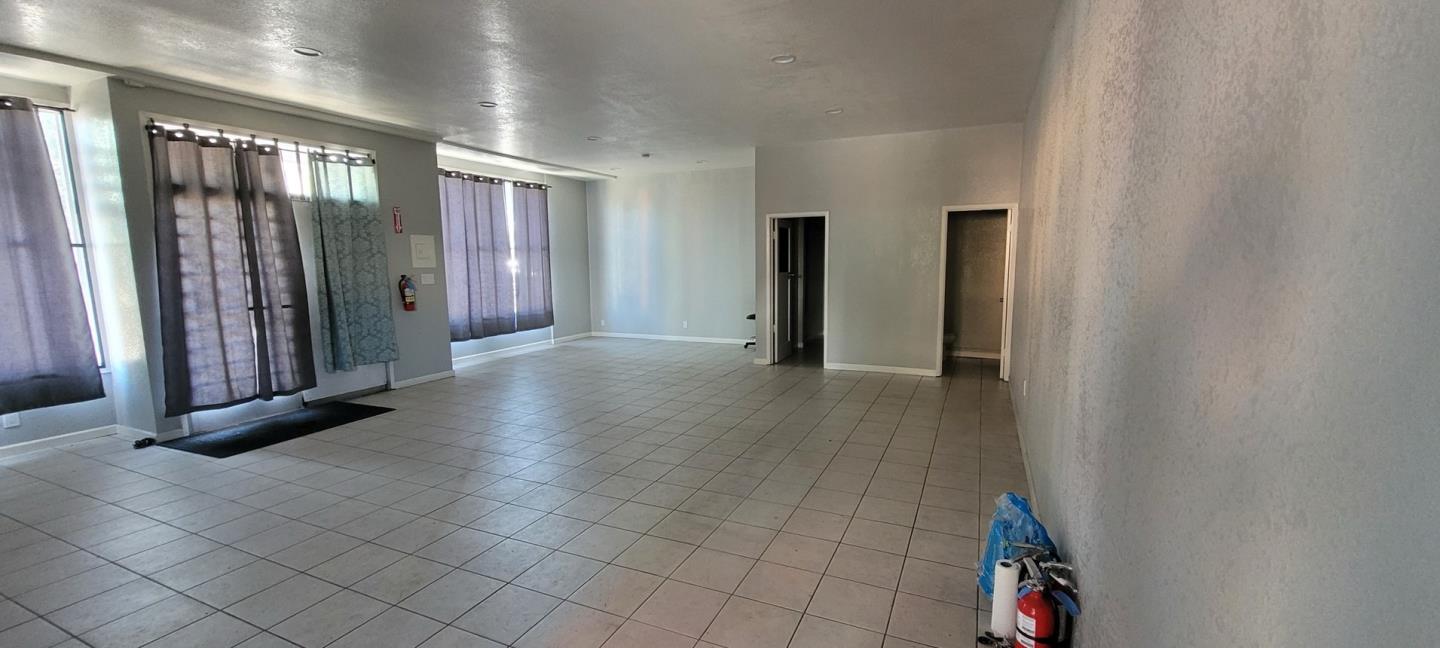 Detail Gallery Image 3 of 10 For 65 Keyes St, San Jose,  CA 95112 - – Beds | – Baths