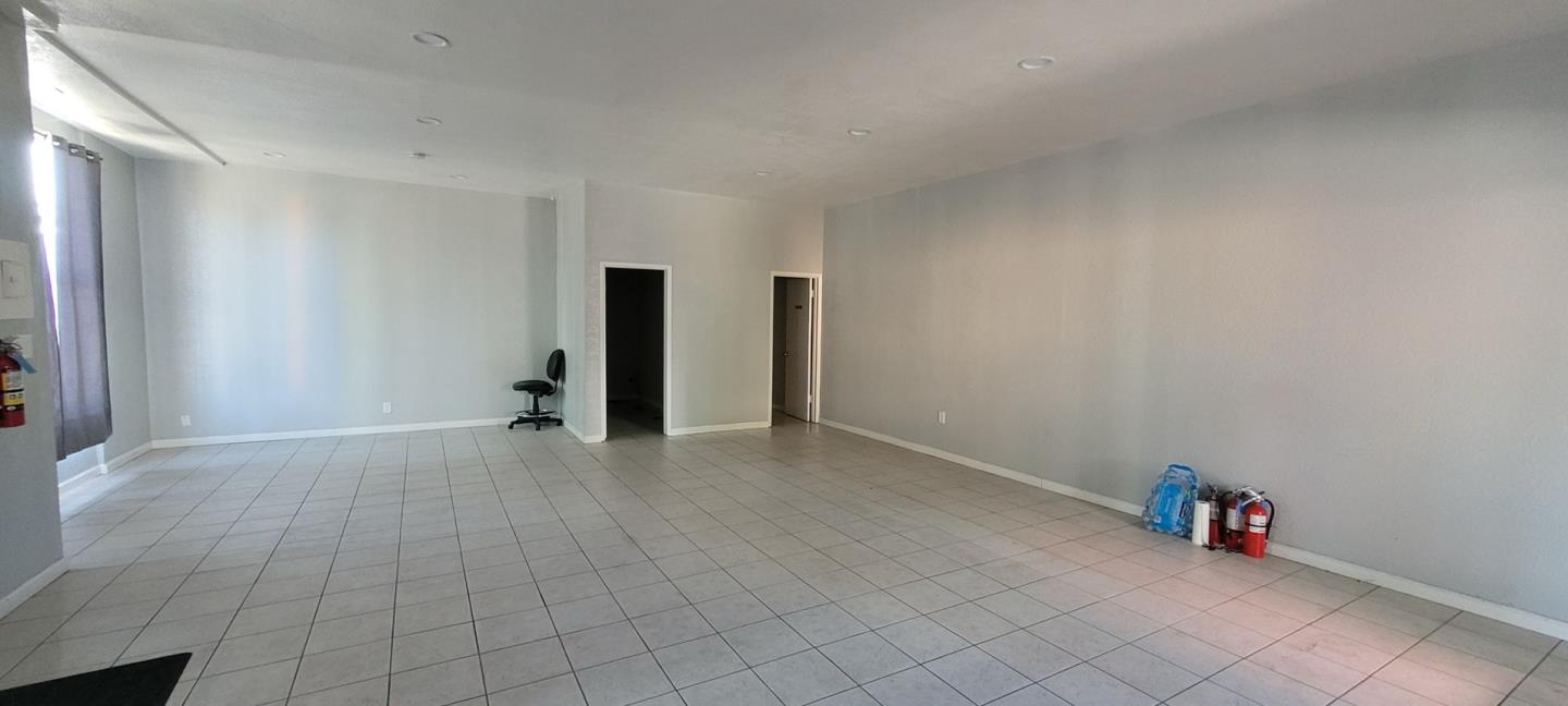 Detail Gallery Image 5 of 10 For 65 Keyes St, San Jose,  CA 95112 - – Beds | – Baths