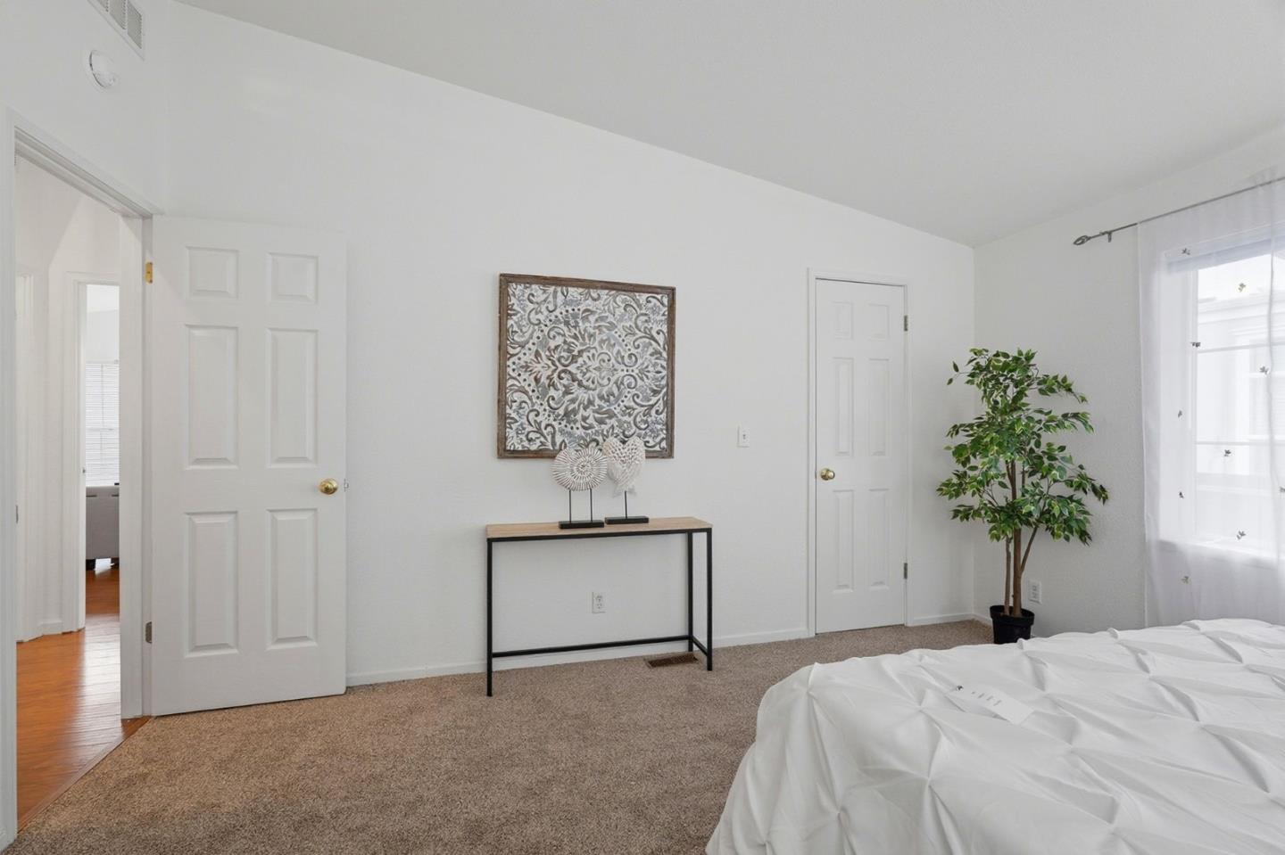 Detail Gallery Image 14 of 45 For 1085 Tasman Dr #400,  Sunnyvale,  CA 94089 - 3 Beds | 2 Baths