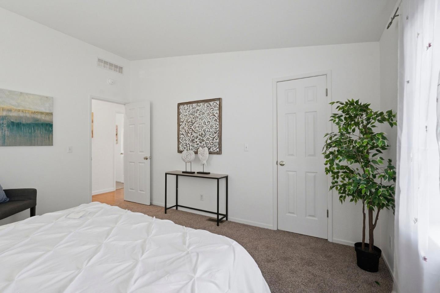 Detail Gallery Image 15 of 45 For 1085 Tasman Dr #400,  Sunnyvale,  CA 94089 - 3 Beds | 2 Baths