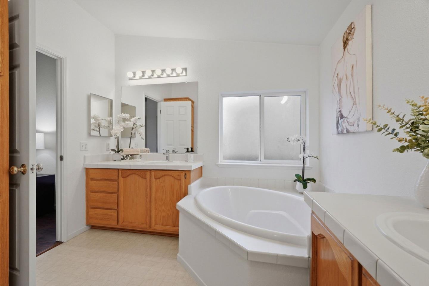 Detail Gallery Image 28 of 45 For 1085 Tasman Dr #400,  Sunnyvale,  CA 94089 - 3 Beds | 2 Baths