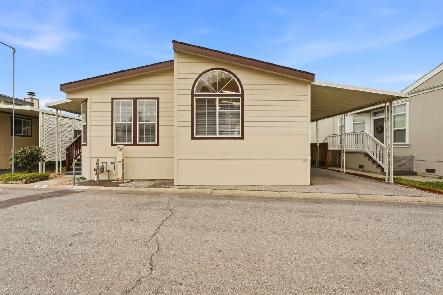 Detail Gallery Image 30 of 45 For 1085 Tasman Dr #400,  Sunnyvale,  CA 94089 - 3 Beds | 2 Baths