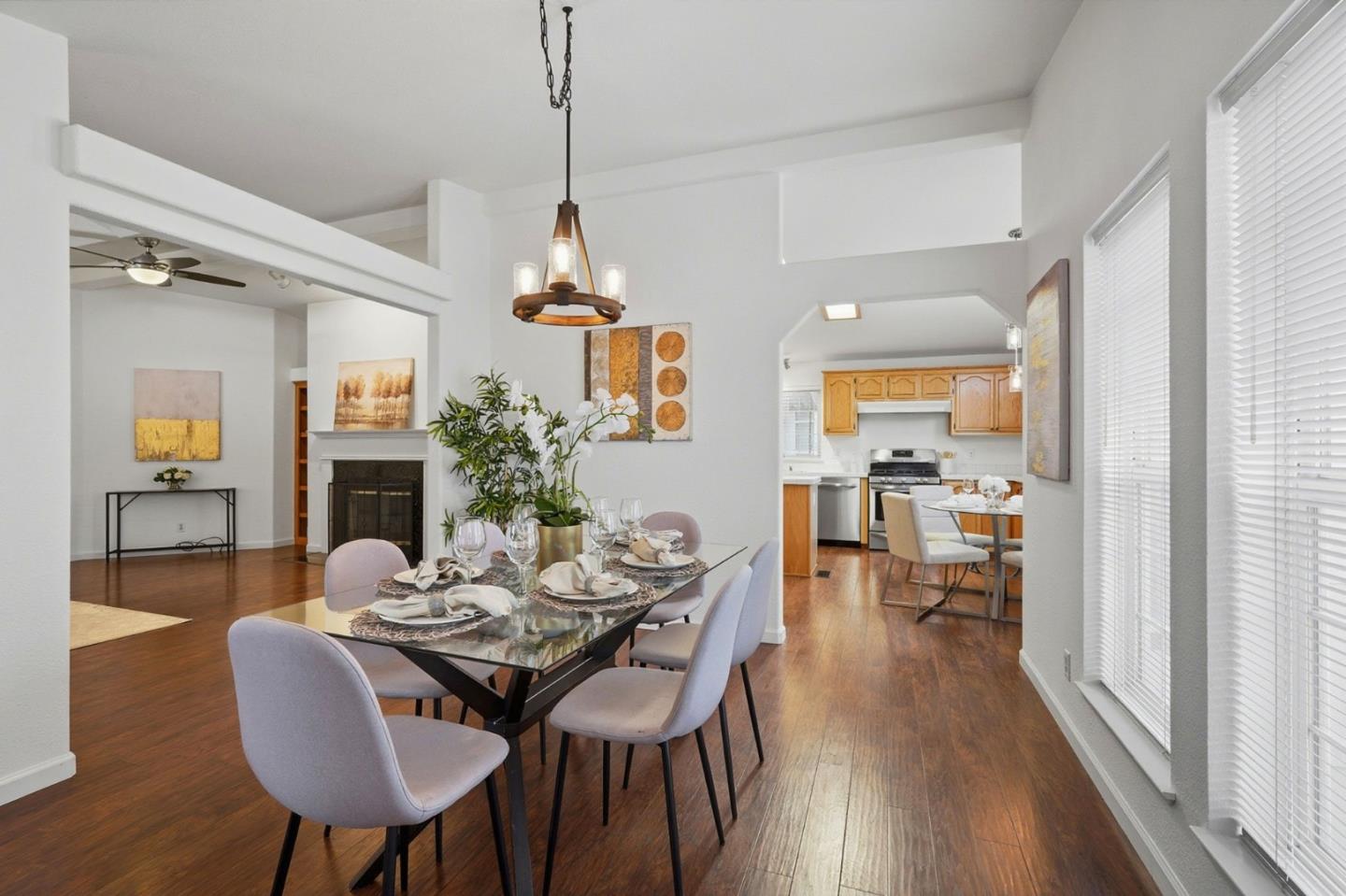 Detail Gallery Image 5 of 45 For 1085 Tasman Dr #400,  Sunnyvale,  CA 94089 - 3 Beds | 2 Baths