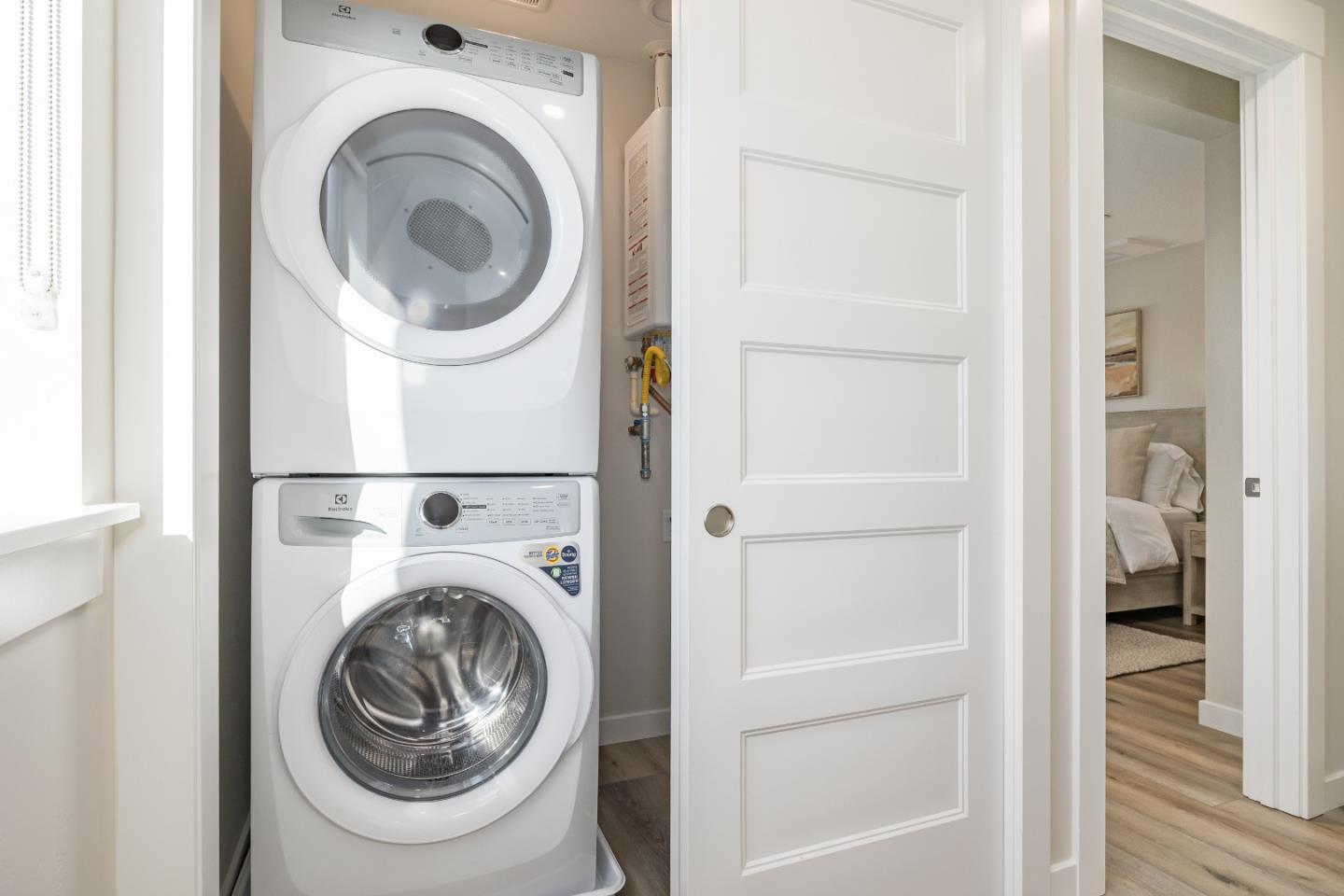 Detail Gallery Image 11 of 29 For 111 Aptos Village Way #1,  Aptos,  CA 95003 - 2 Beds | 2/1 Baths