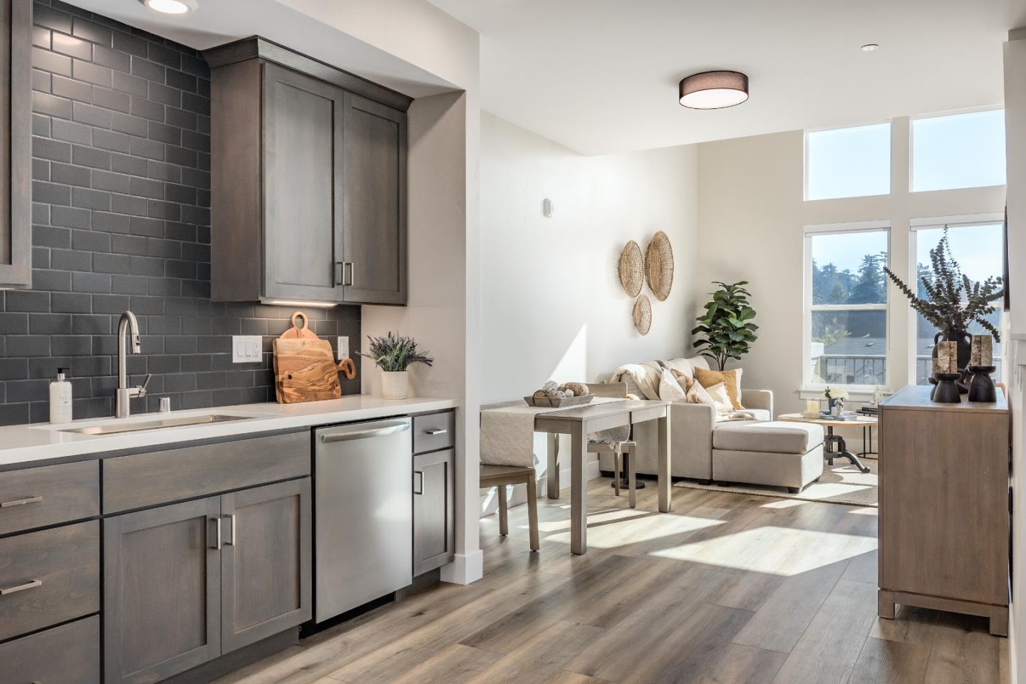 Detail Gallery Image 4 of 29 For 111 Aptos Village Way #1,  Aptos,  CA 95003 - 2 Beds | 2/1 Baths