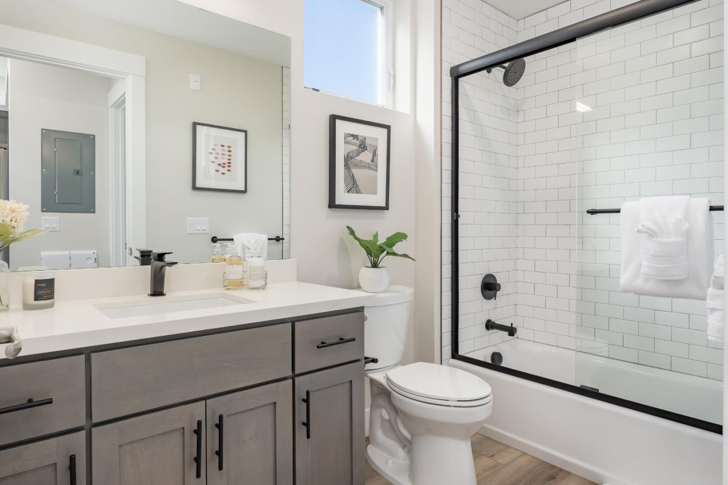 Detail Gallery Image 9 of 29 For 111 Aptos Village Way #1,  Aptos,  CA 95003 - 2 Beds | 2/1 Baths