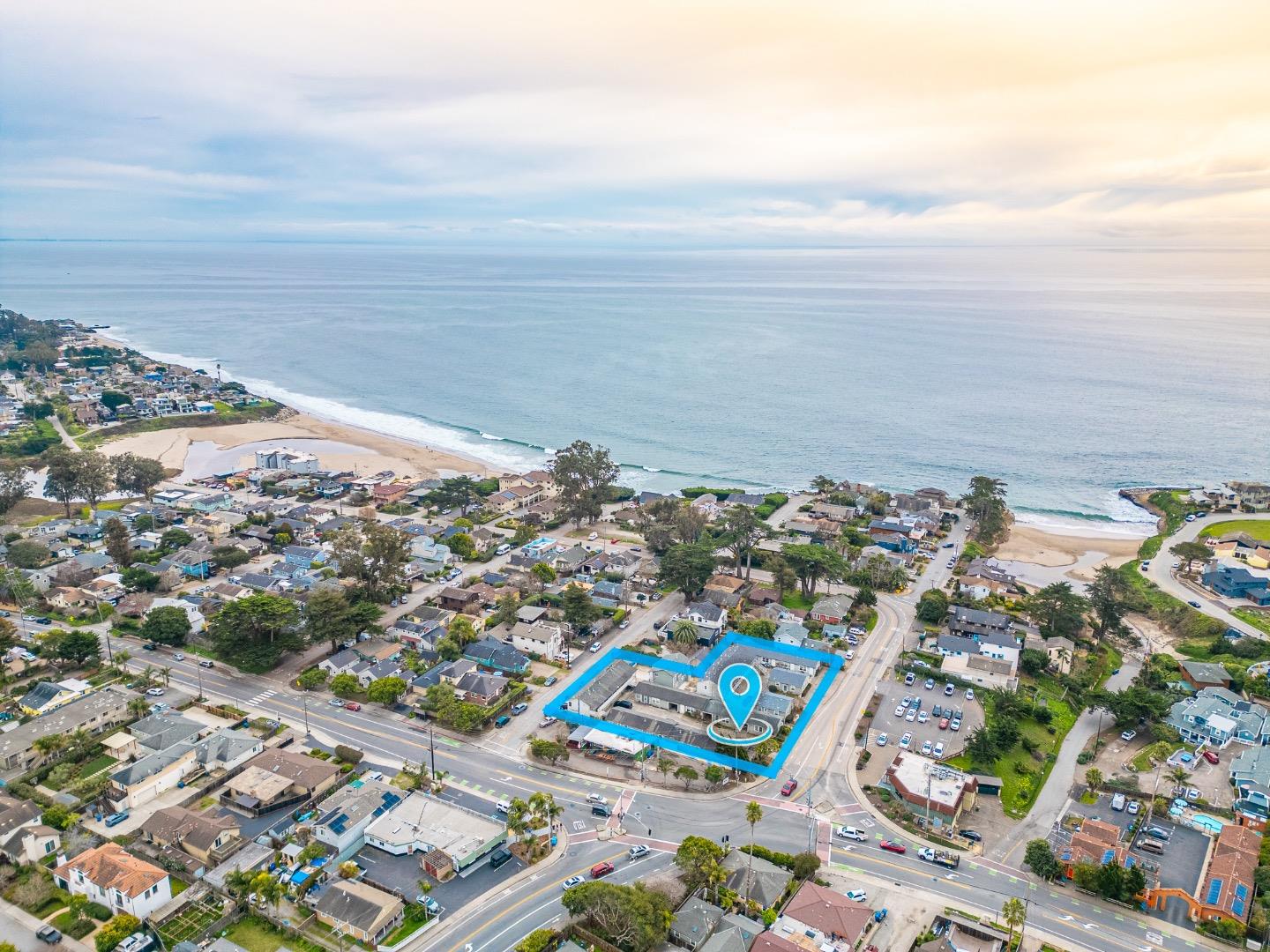 Detail Gallery Image 2 of 18 For 21661 E Cliff Dr, Santa Cruz,  CA 95062 - – Beds | – Baths