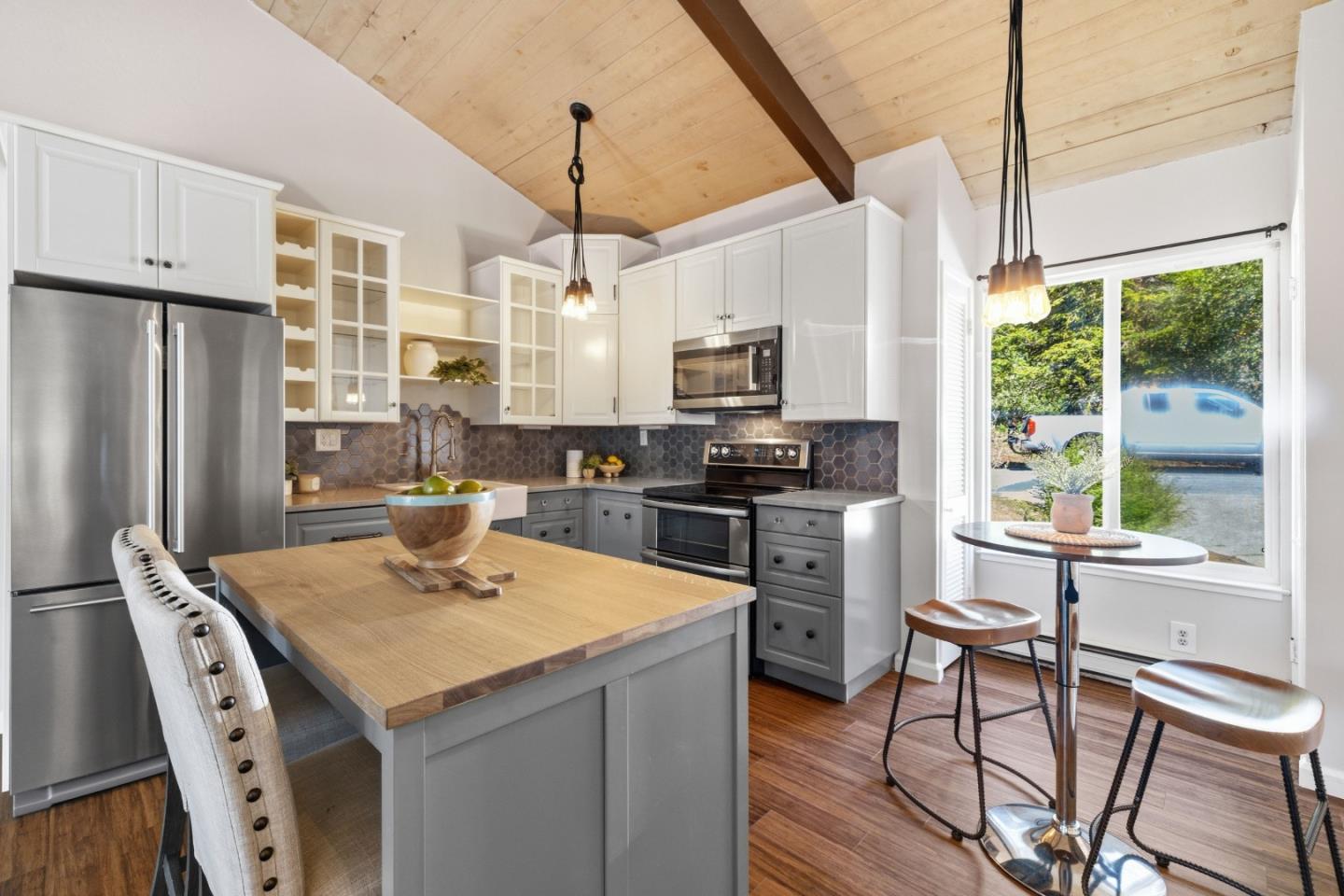 Front Image Thumbnail for ML82032605