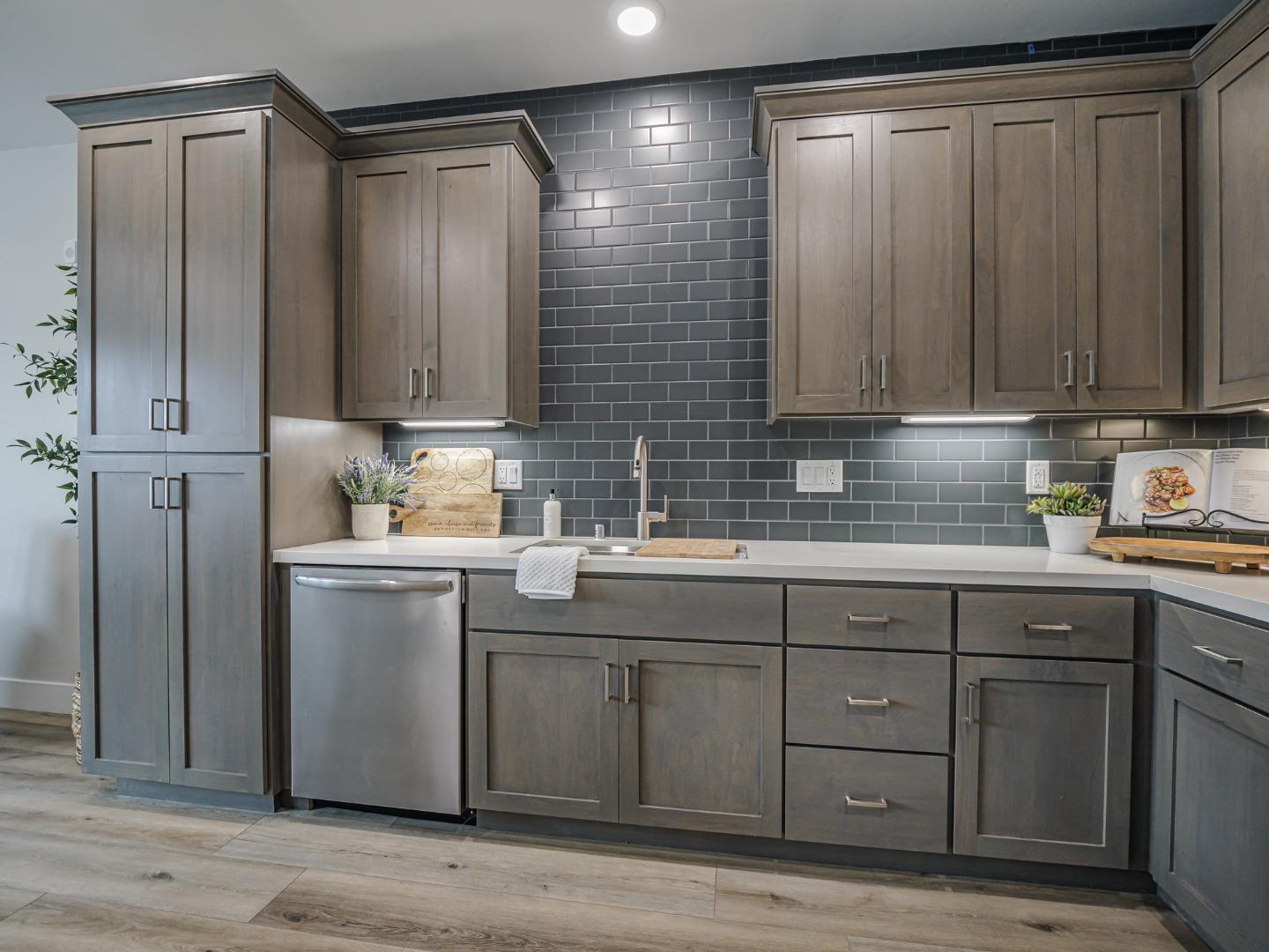 Detail Gallery Image 13 of 38 For 111 Aptos Village Way #2,  Aptos,  CA 95003 - 3 Beds | 3 Baths