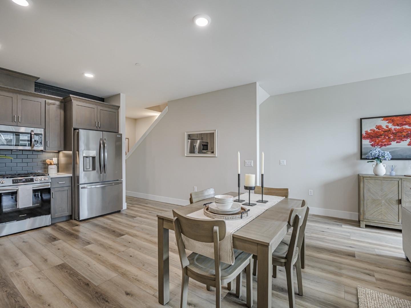 Detail Gallery Image 15 of 38 For 111 Aptos Village Way #2,  Aptos,  CA 95003 - 3 Beds | 3 Baths