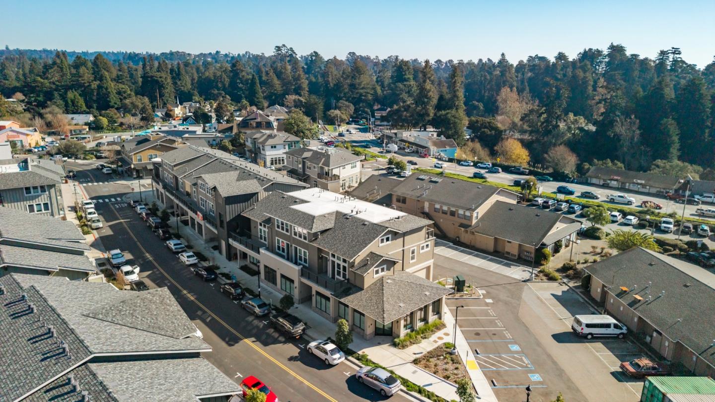 Detail Gallery Image 34 of 38 For 111 Aptos Village Way #2,  Aptos,  CA 95003 - 3 Beds | 3 Baths