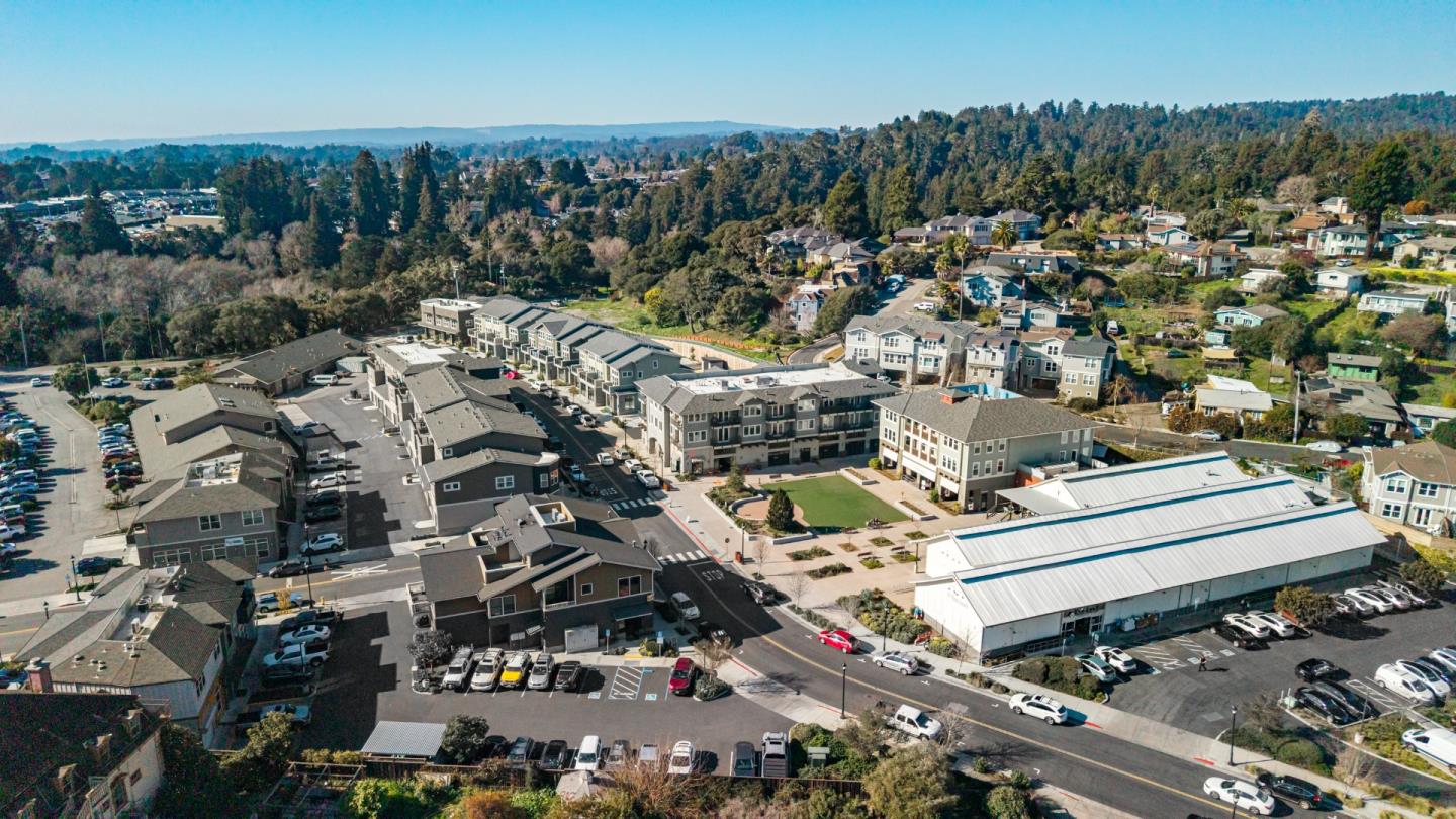 Detail Gallery Image 37 of 38 For 111 Aptos Village Way #2,  Aptos,  CA 95003 - 3 Beds | 3 Baths
