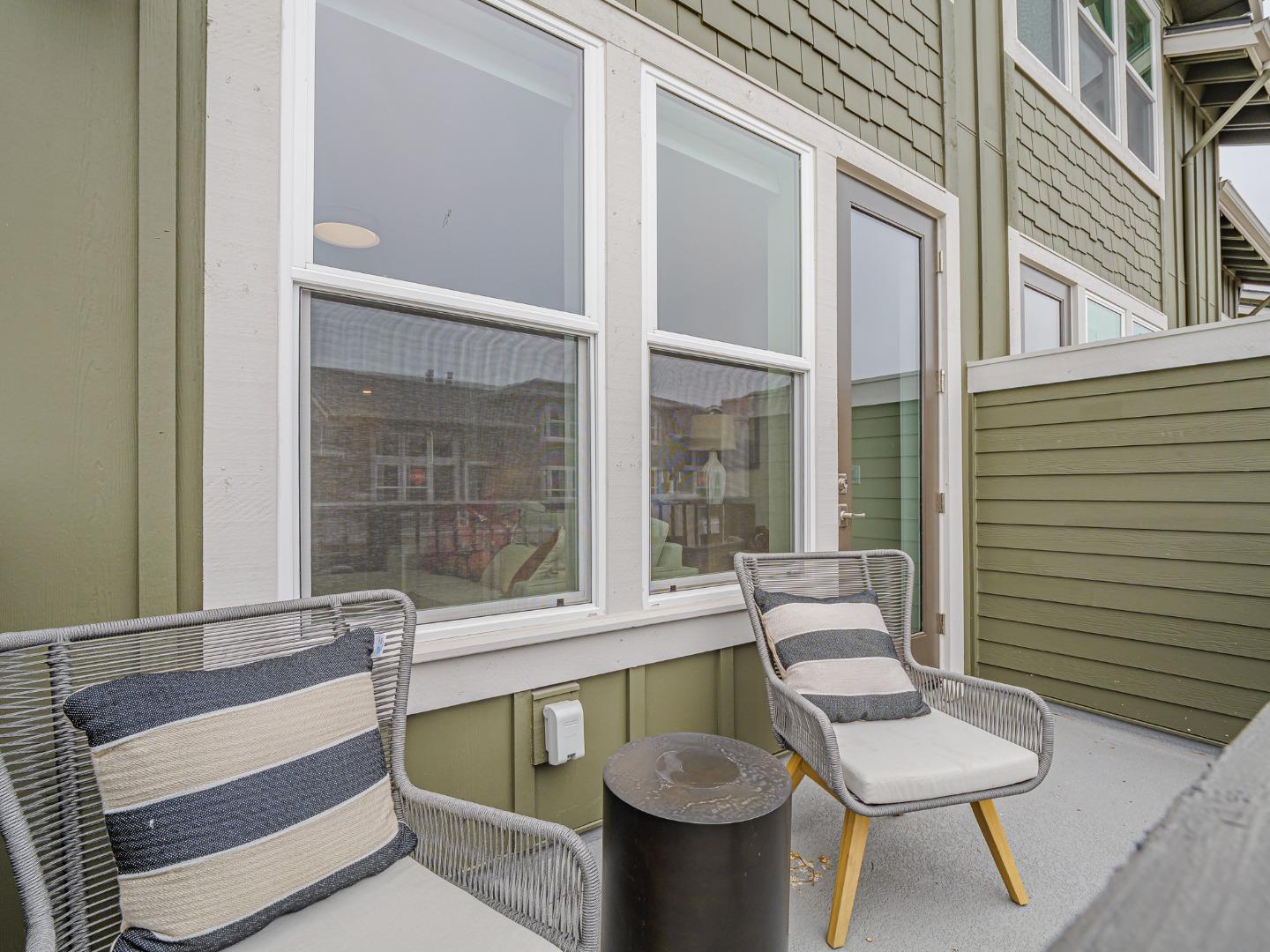 Detail Gallery Image 9 of 38 For 111 Aptos Village Way #2,  Aptos,  CA 95003 - 3 Beds | 3 Baths