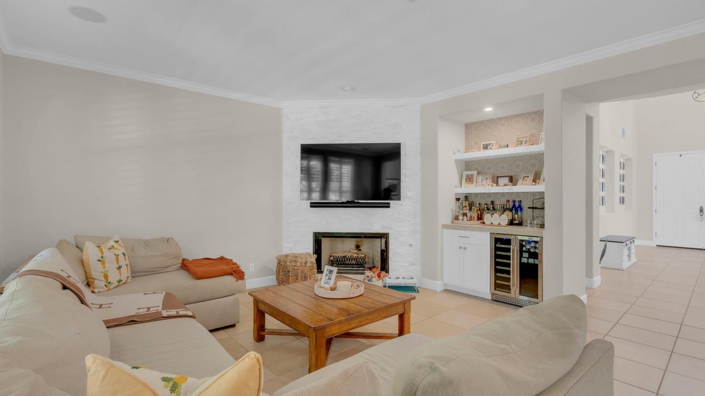 Detail Gallery Image 16 of 24 For 7115 Lahinch Dr, Gilroy,  CA 95020 - 5 Beds | 3/1 Baths