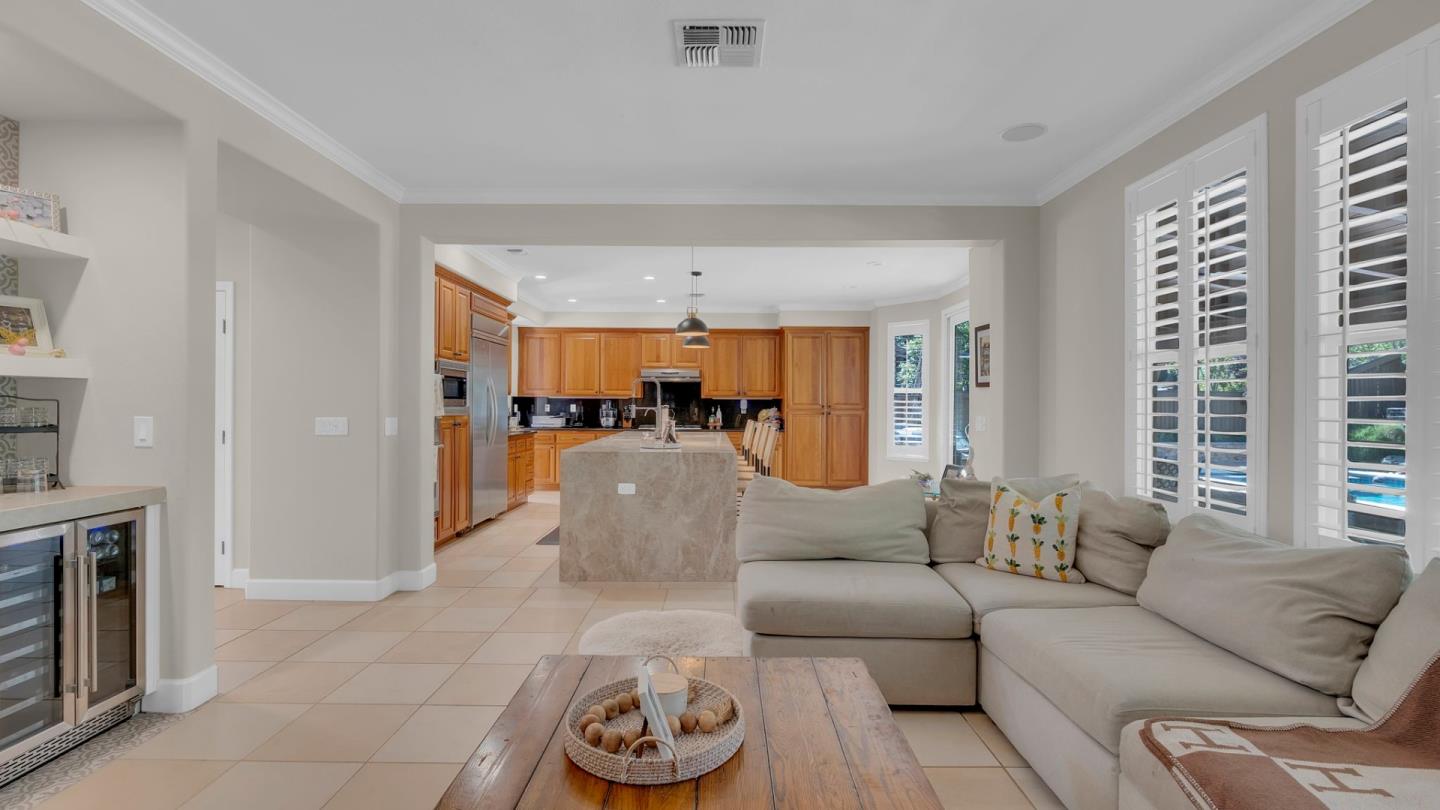 Detail Gallery Image 17 of 24 For 7115 Lahinch Dr, Gilroy,  CA 95020 - 5 Beds | 3/1 Baths