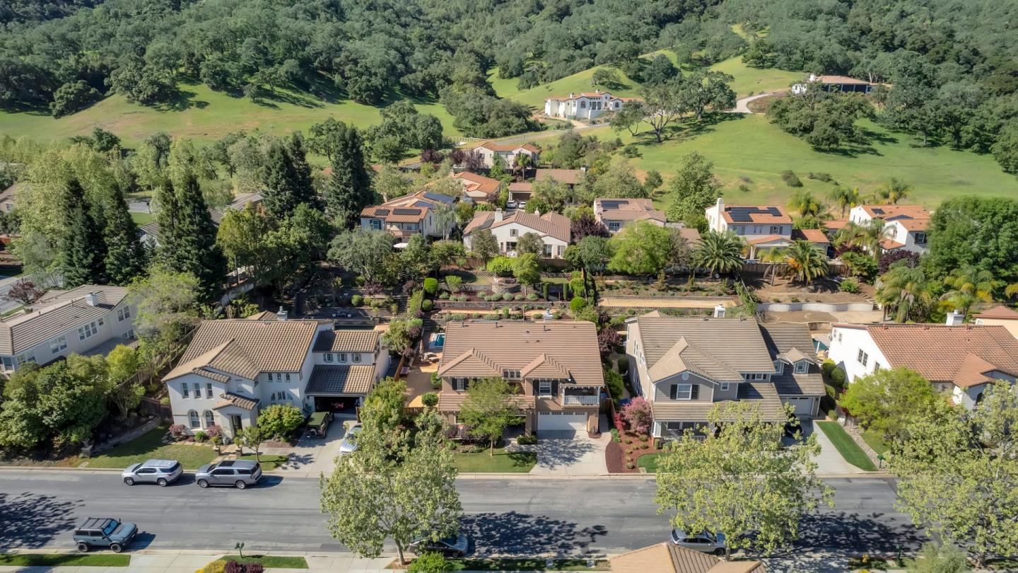 Detail Gallery Image 3 of 24 For 7115 Lahinch Dr, Gilroy,  CA 95020 - 5 Beds | 3/1 Baths