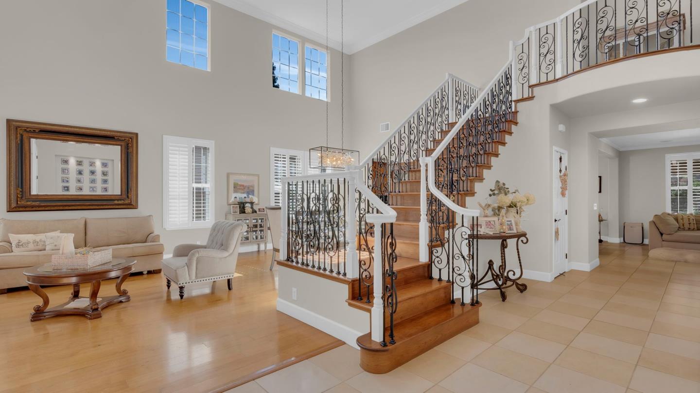 Detail Gallery Image 4 of 24 For 7115 Lahinch Dr, Gilroy,  CA 95020 - 5 Beds | 3/1 Baths