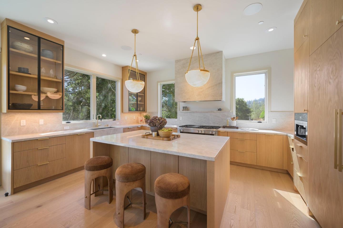 Detail Gallery Image 13 of 62 For 1215 La Cumbre, Hillsborough,  CA 94010 - 8 Beds | 7/1 Baths