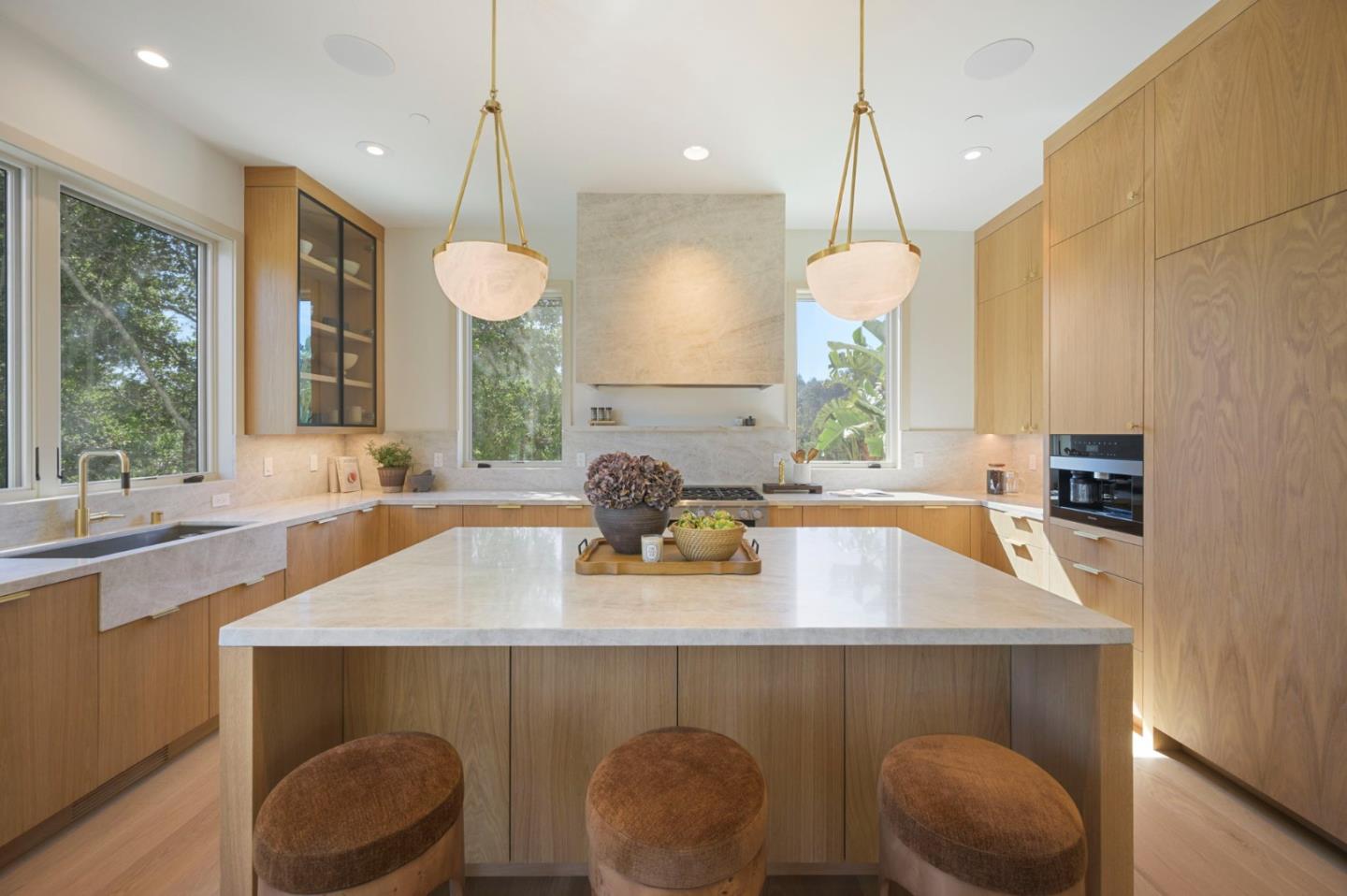 Detail Gallery Image 16 of 62 For 1215 La Cumbre, Hillsborough,  CA 94010 - 8 Beds | 7/1 Baths