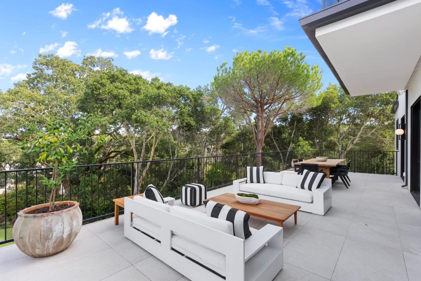 Detail Gallery Image 17 of 62 For 1215 La Cumbre, Hillsborough,  CA 94010 - 8 Beds | 7/1 Baths