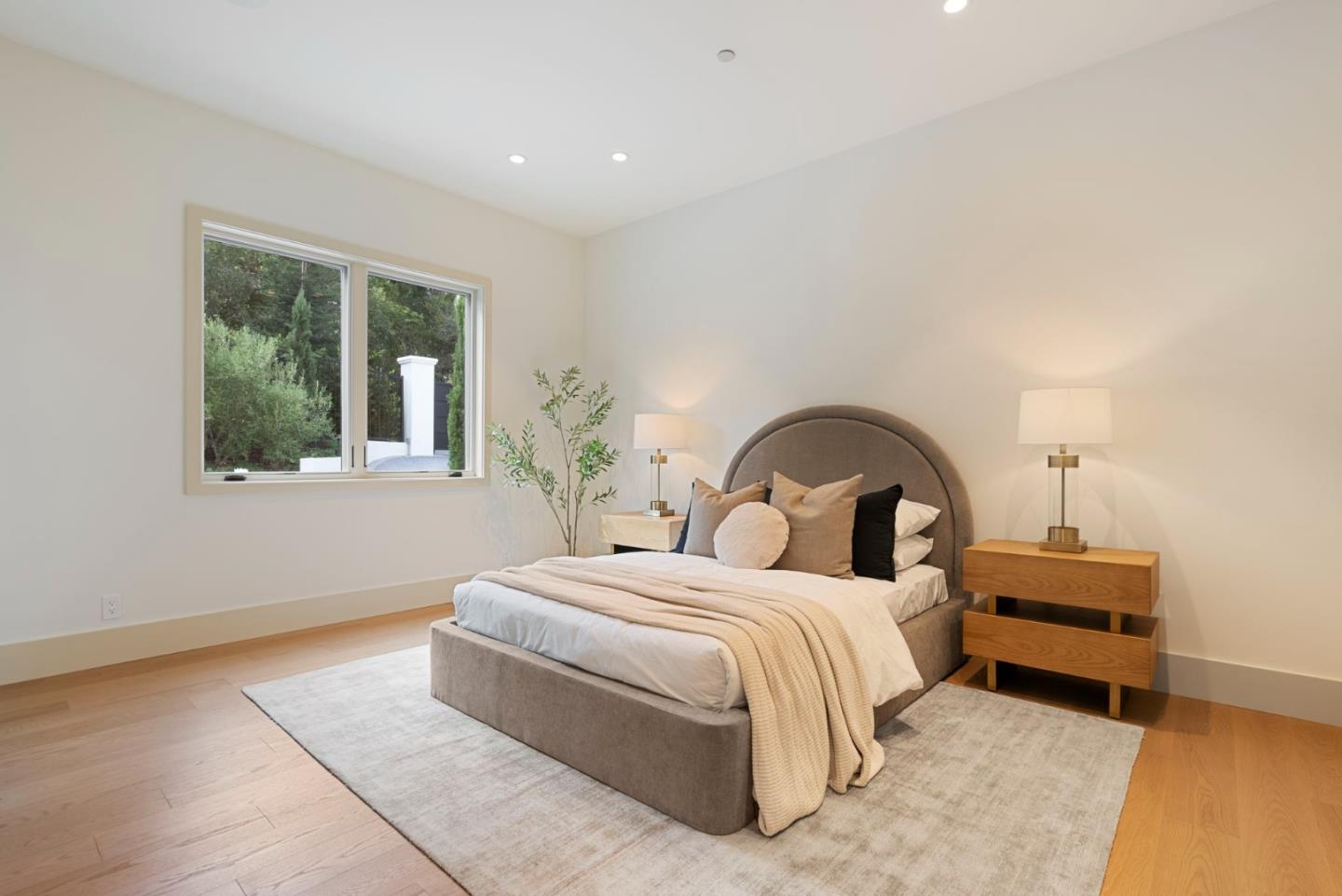 Detail Gallery Image 27 of 62 For 1215 La Cumbre, Hillsborough,  CA 94010 - 8 Beds | 7/1 Baths