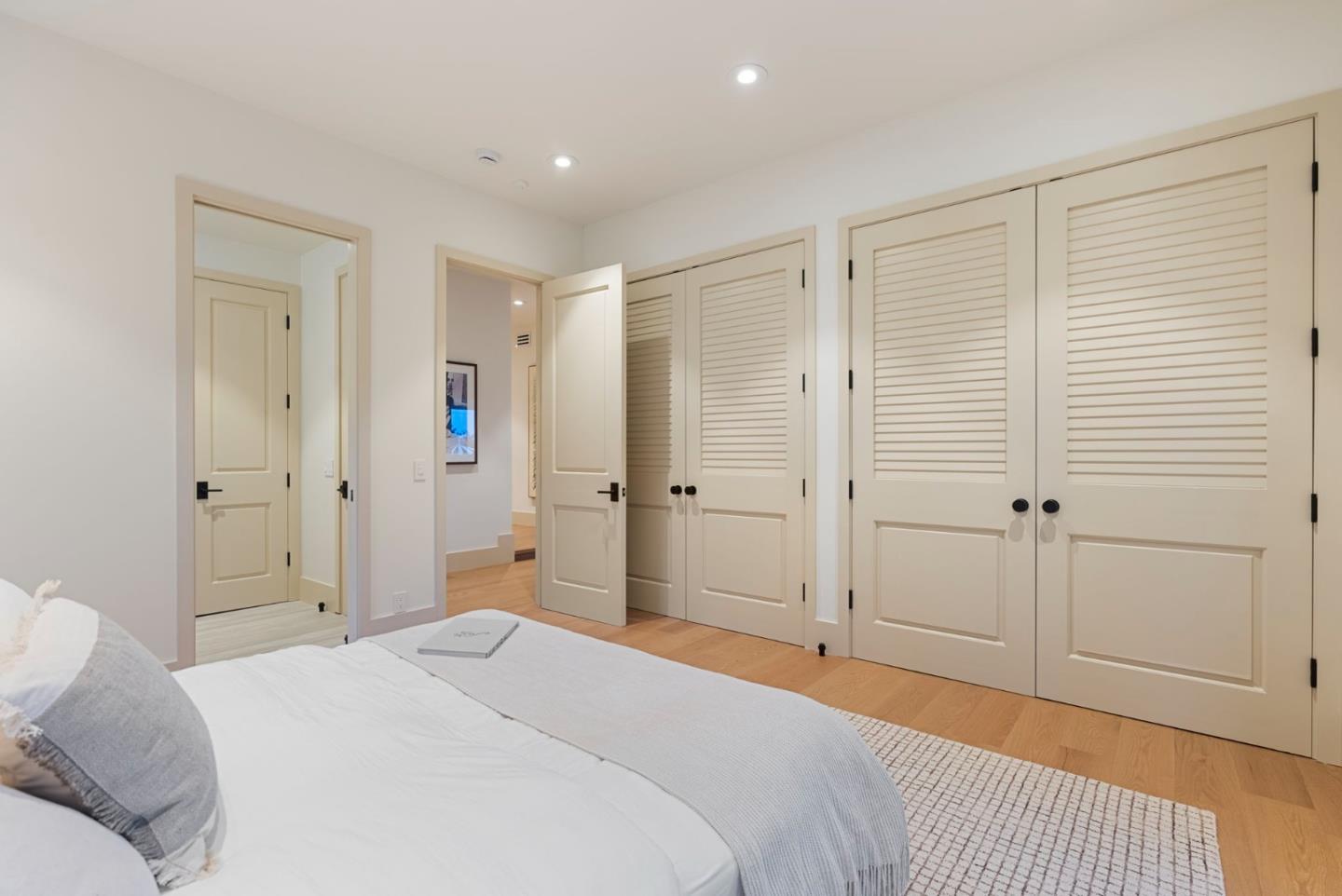 Detail Gallery Image 39 of 62 For 1215 La Cumbre, Hillsborough,  CA 94010 - 8 Beds | 7/1 Baths