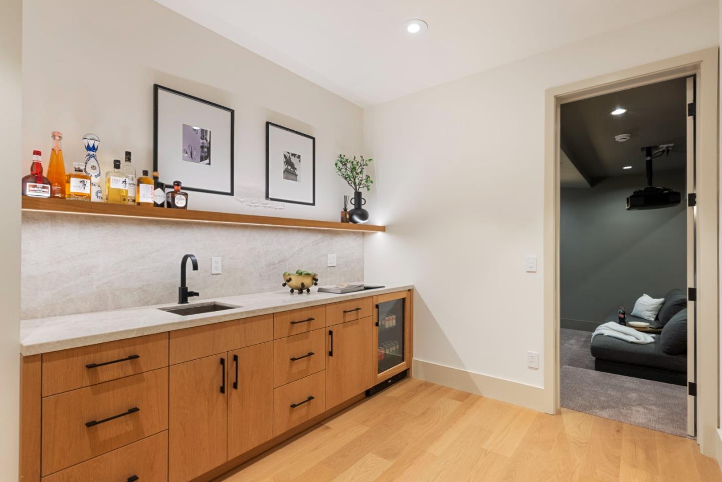 Detail Gallery Image 42 of 62 For 1215 La Cumbre, Hillsborough,  CA 94010 - 8 Beds | 7/1 Baths