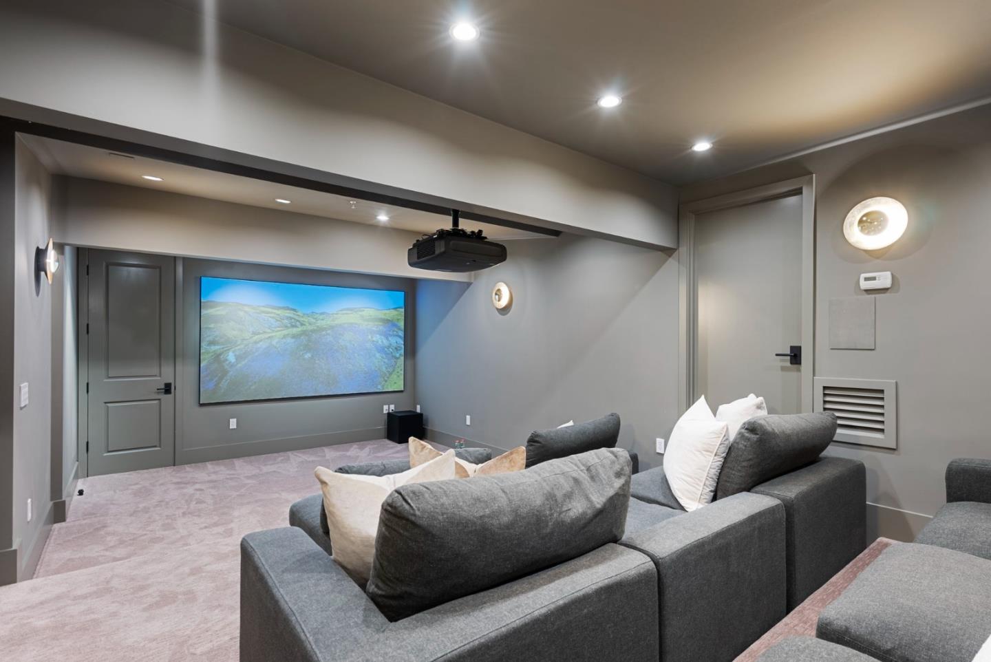 Detail Gallery Image 43 of 62 For 1215 La Cumbre, Hillsborough,  CA 94010 - 8 Beds | 7/1 Baths