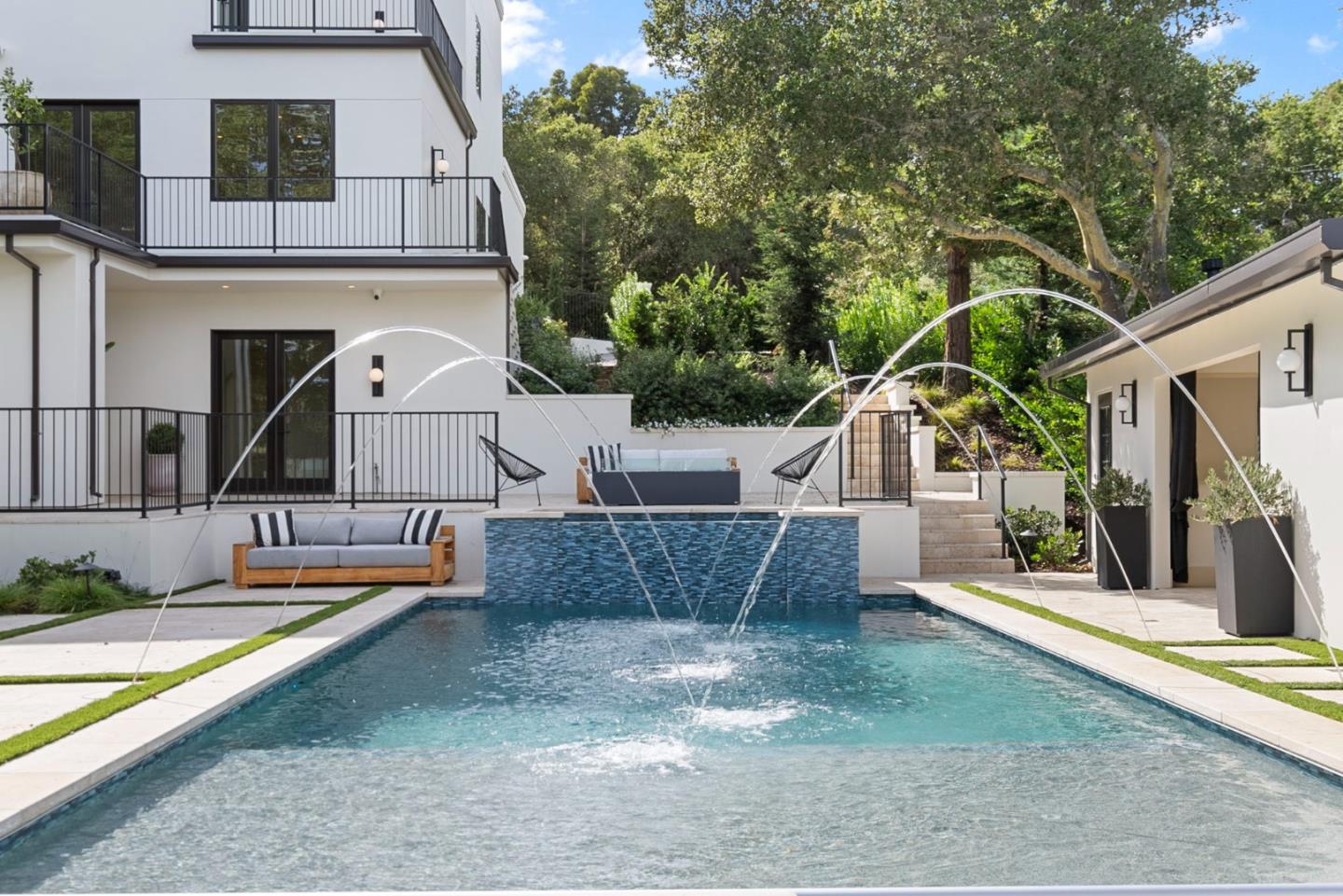 Detail Gallery Image 52 of 62 For 1215 La Cumbre, Hillsborough,  CA 94010 - 8 Beds | 7/1 Baths