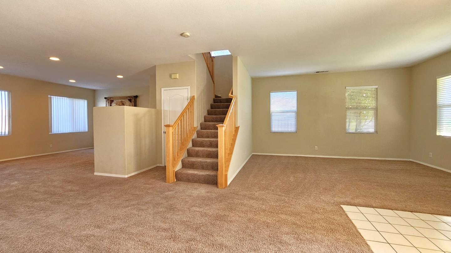 Detail Gallery Image 15 of 22 For 13416 Silver Stirrup Dr, Corona,  CA 92883 - 5 Beds | 2/1 Baths