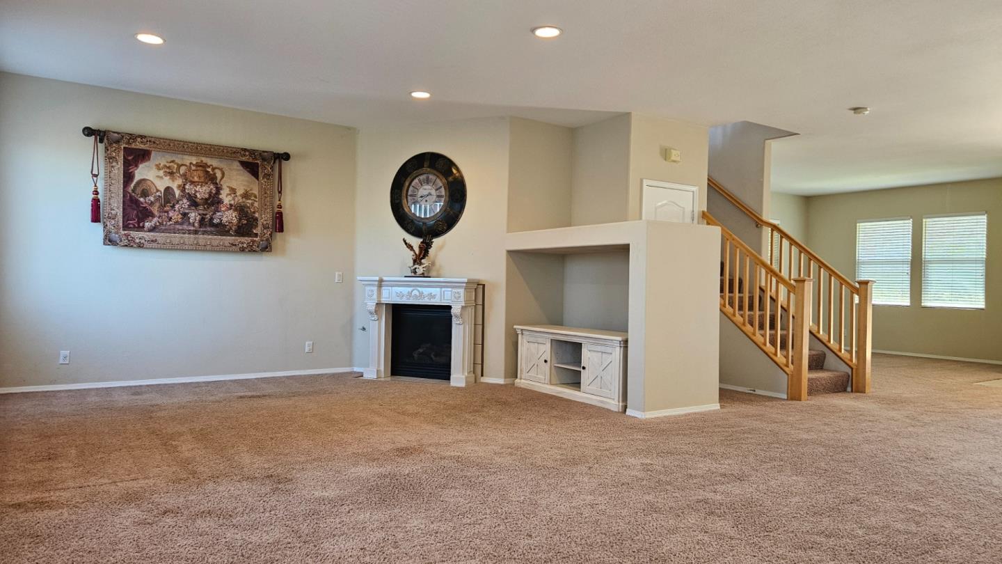 Detail Gallery Image 17 of 22 For 13416 Silver Stirrup Dr, Corona,  CA 92883 - 5 Beds | 2/1 Baths