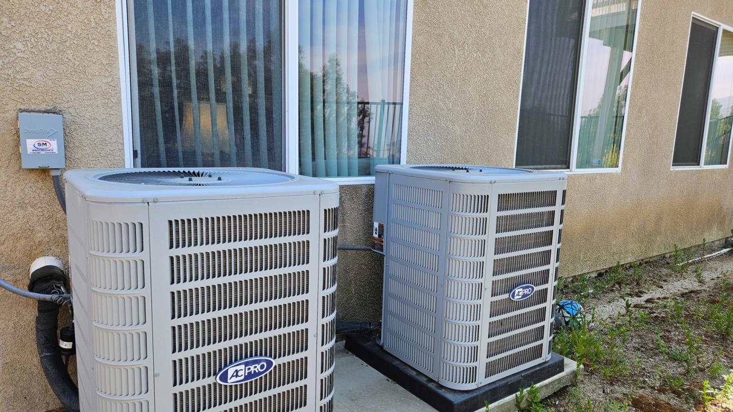 Detail Gallery Image 19 of 22 For 13416 Silver Stirrup Dr, Corona,  CA 92883 - 5 Beds | 2/1 Baths