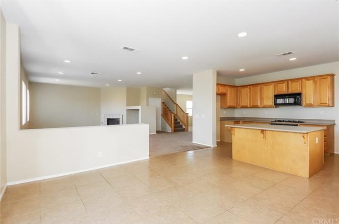 Detail Gallery Image 3 of 22 For 13416 Silver Stirrup Dr, Corona,  CA 92883 - 5 Beds | 2/1 Baths