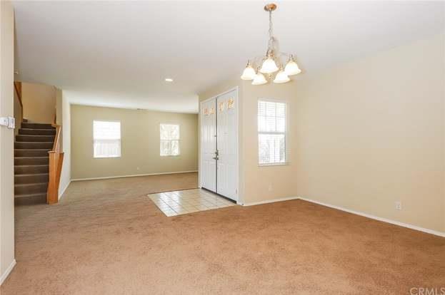 Detail Gallery Image 4 of 22 For 13416 Silver Stirrup Dr, Corona,  CA 92883 - 5 Beds | 2/1 Baths