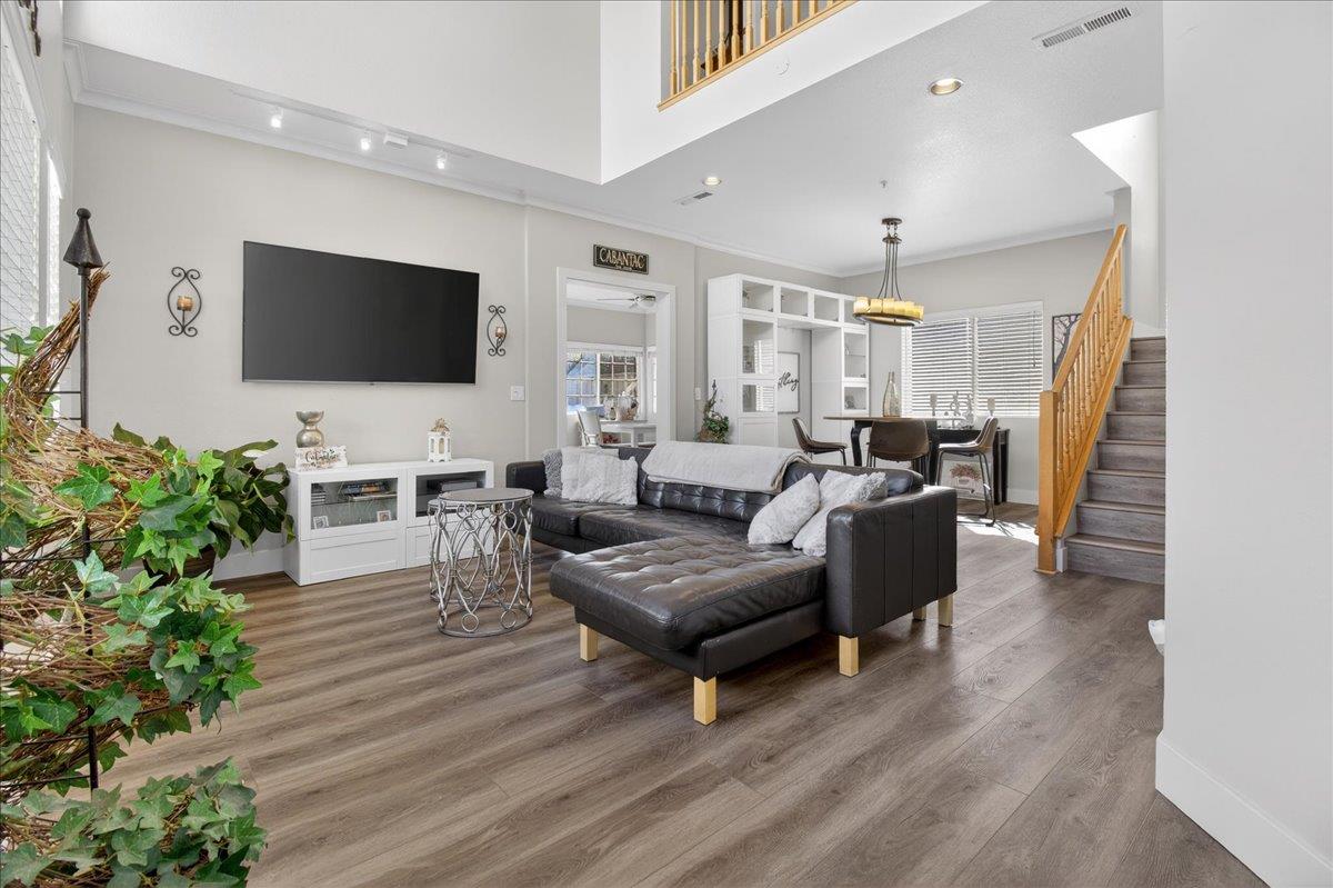 Detail Gallery Image 2 of 20 For 26419 Honor Ln, Salinas,  CA 93908 - 3 Beds | 2/1 Baths